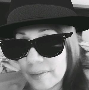 Meet your Posher, Diana